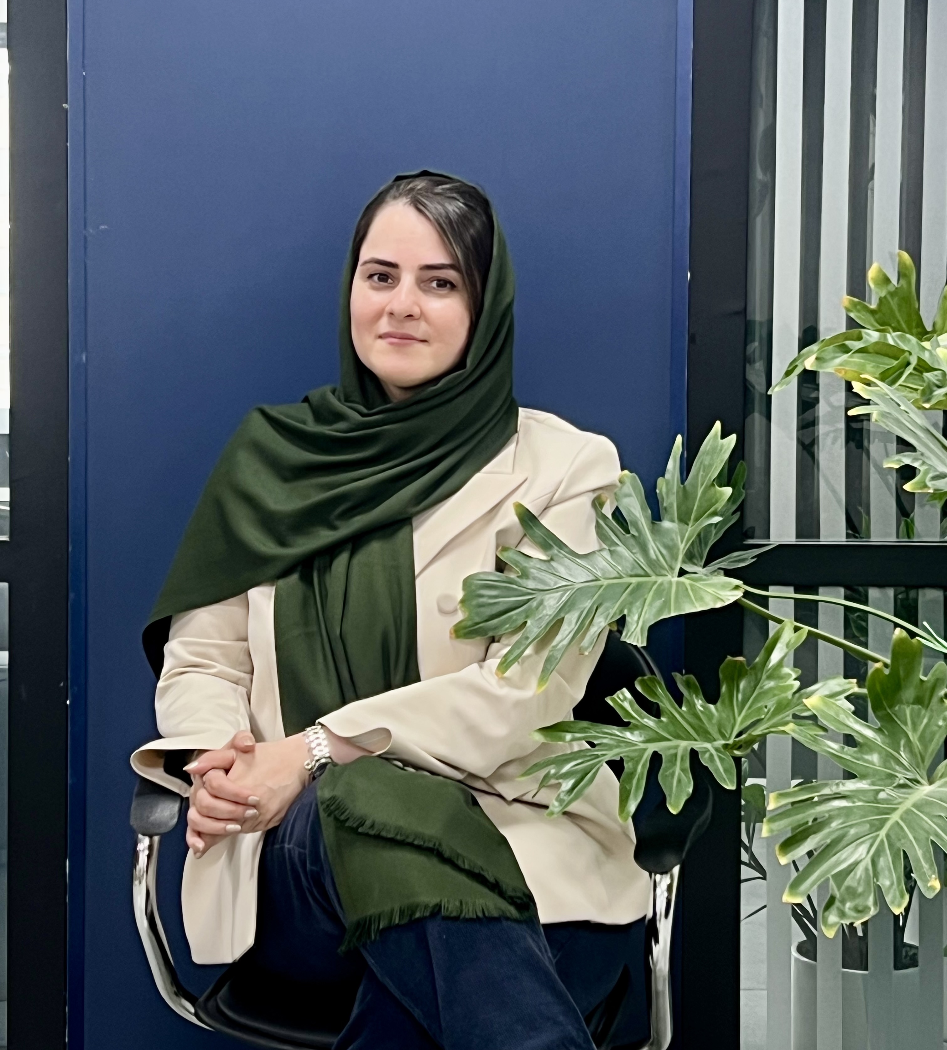 دنیا رحیم سروش